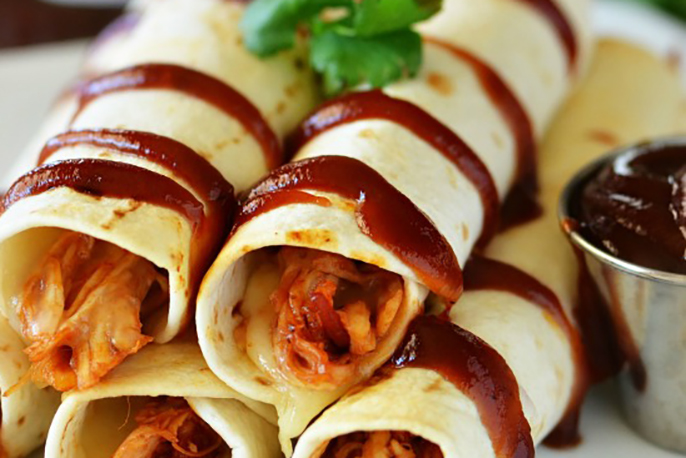 Rollitos de Pollo y Bacon con salsa Barbacoa
